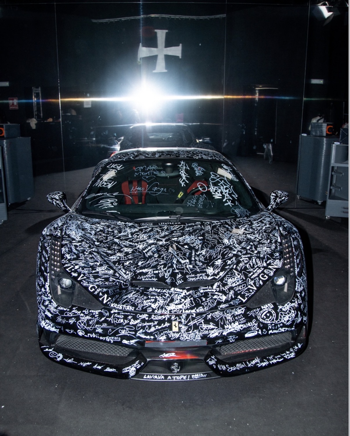 LVGN signed car campaign image